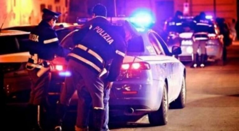auto_auto_Policia-italiane-naten-640x4261522762833-650x3581522765019-770x424-1