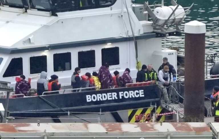 -900-0-1731866142xemigrantjpg-588