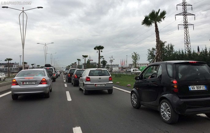 makina tirane