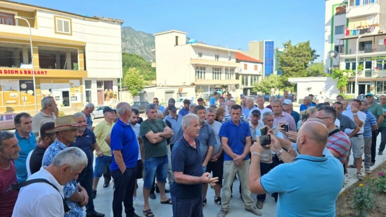 Bashkia-Klos-1140x855-1-770x433