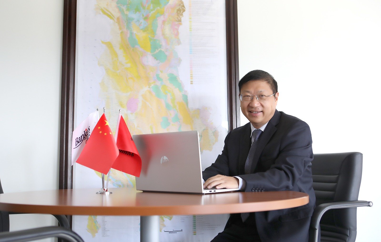 huan qin xiao bankers shoqerohet polici